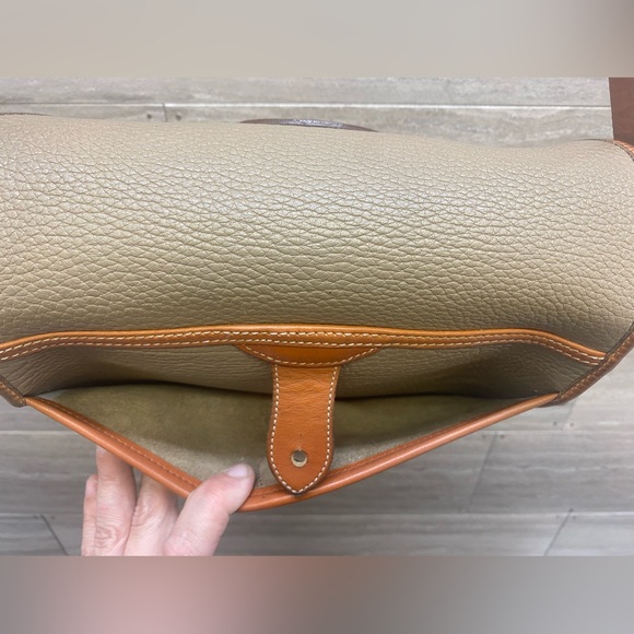 Vintage Dooney & Bourke All Weather Leather Crossbody/Shoulder Bag - Picture 9 of 12